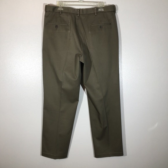 Haggar 36x30 Classic Fit Khaki pants - Picture 2 of 5